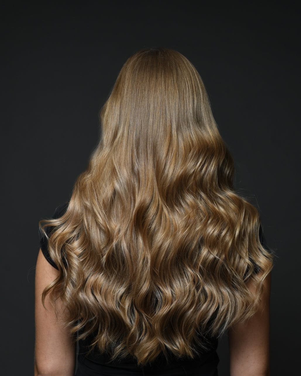Glossy back-view finish