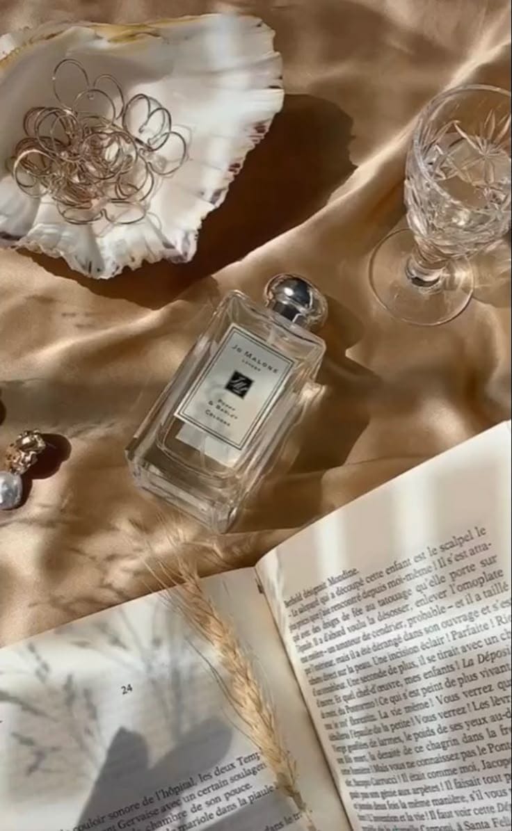 Luxury beauty oil with white flowers